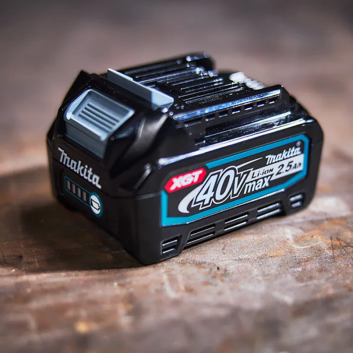 Makita BL4025 40V max XGT 2.5Ah Battery - Electrical Suppliers 